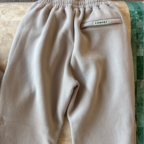 Women's comfrt grey Hoodie and Joggers Set - Picture 6 of 6